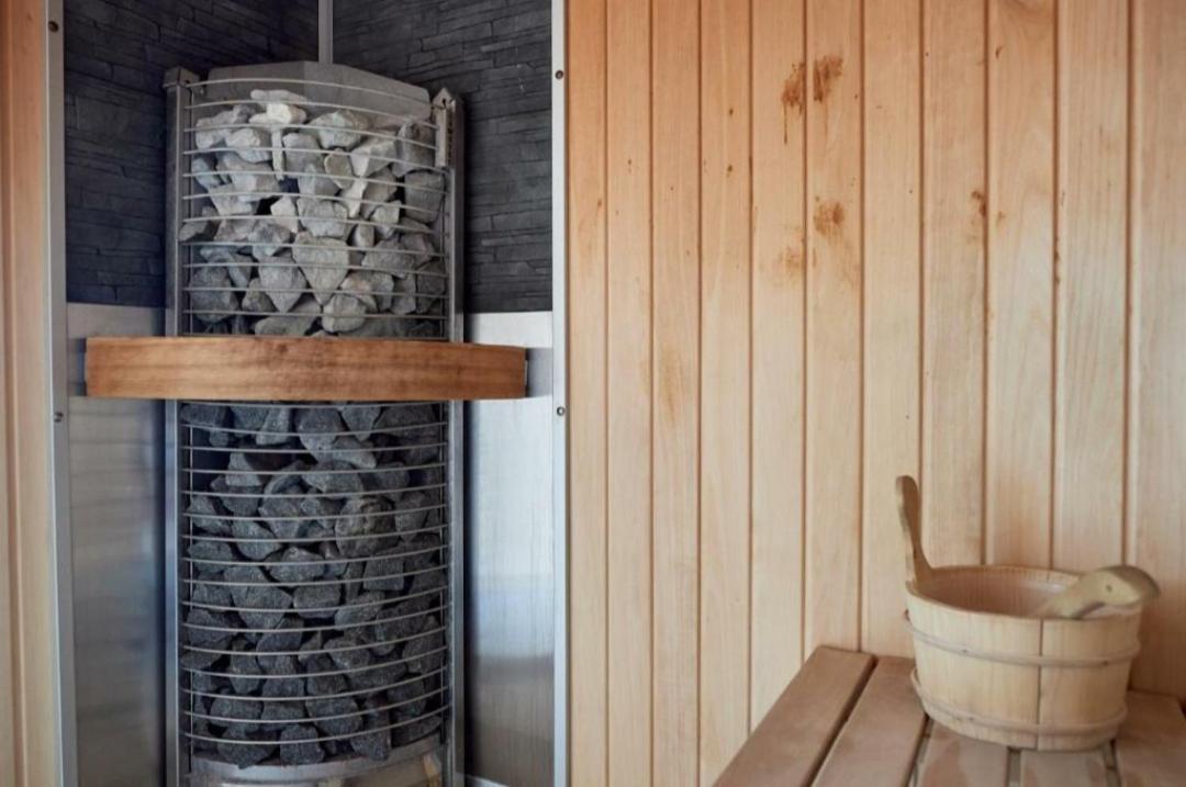 Alezzi Luxury Apartment Spa Resort Piscina Incalzita Sauna Parking Navodari Exterior photo